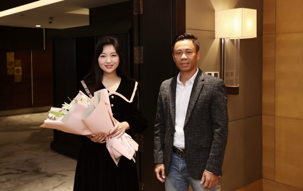 影视明星金莎签约代言扶元品牌：共享扶元，共享健康，共享未来！